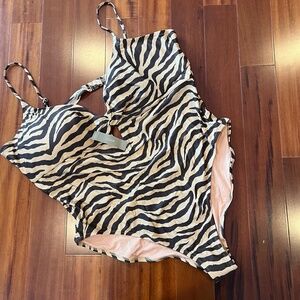 New NWT J.Crew Zebra Animal Print Swimsuit One Piece Swim BK543 Plus Size 24‎